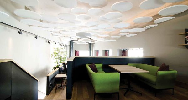 Club Neo in Zurich is a dazzling new club/bar/restaurant on the ground floor of an upscale high rise.