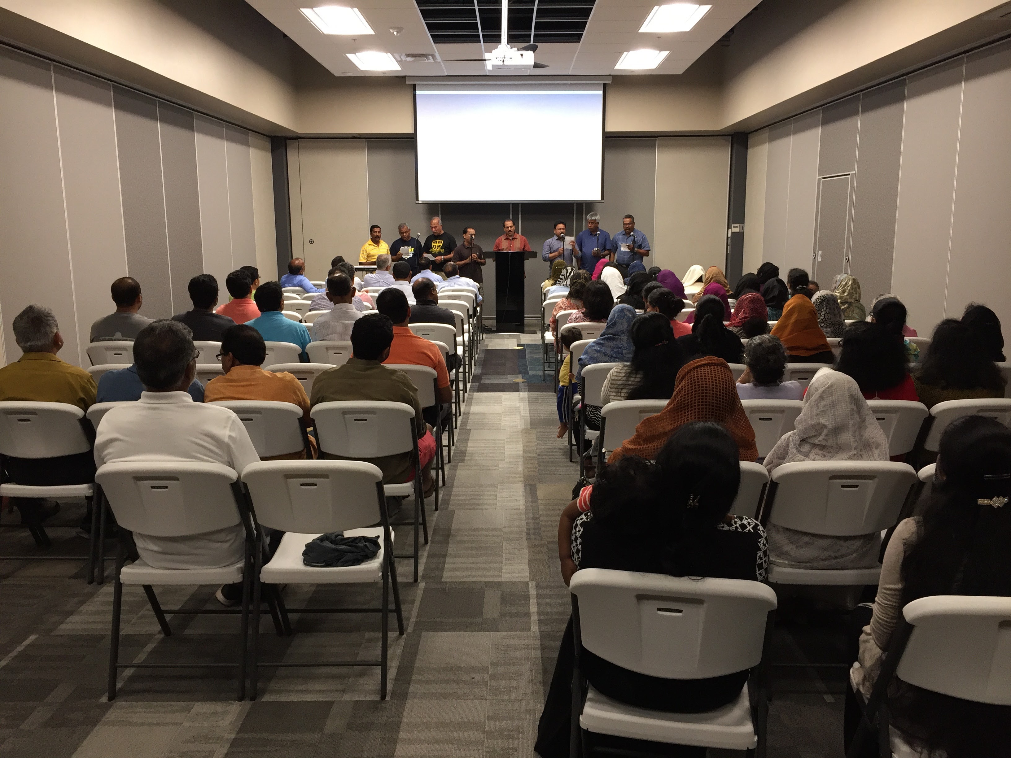 Each of the 12 breakout spaces features its own projection screen, sound system and input boxes for small group presentations.