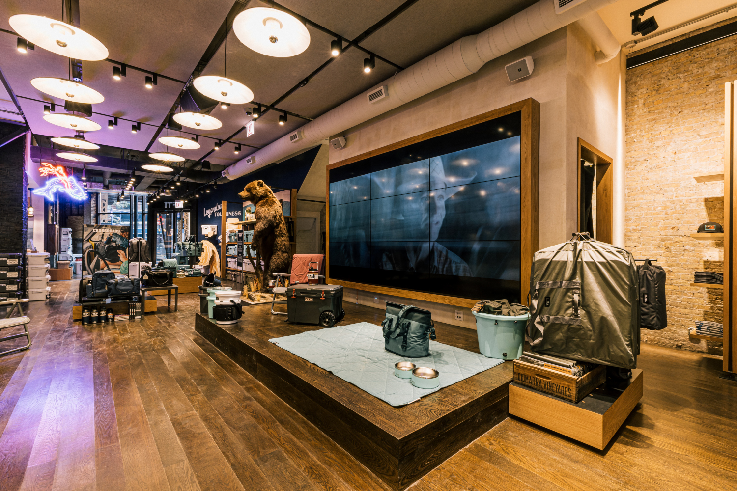 YETI retail interior design - High end experience design